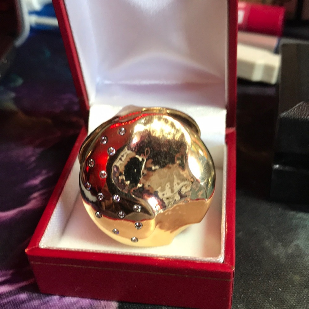 Extremely Rare Estee Lauder 14k gold pendant